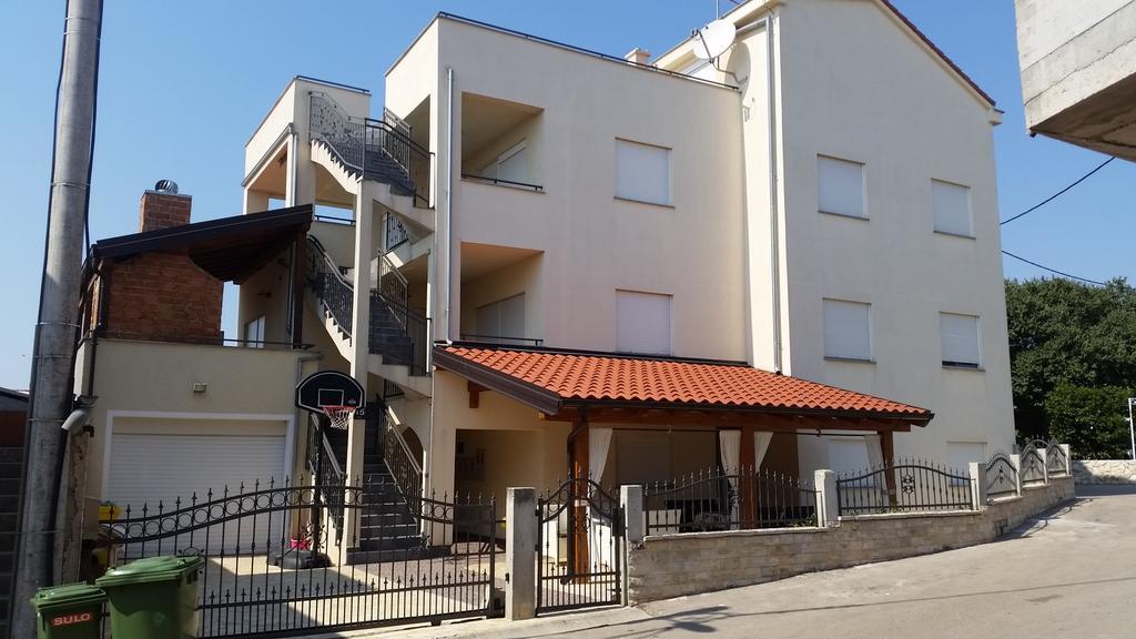Apartmani Maksan Pakoštane Extérieur photo