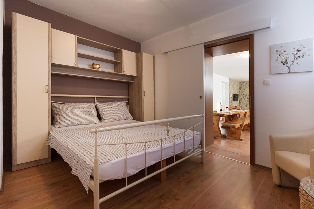 Apartmani Maksan Pakoštane Extérieur photo