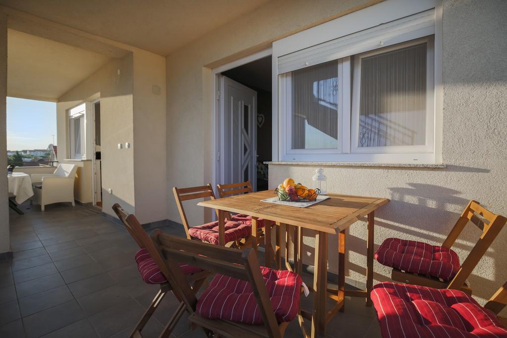 Apartmani Maksan Pakoštane Extérieur photo
