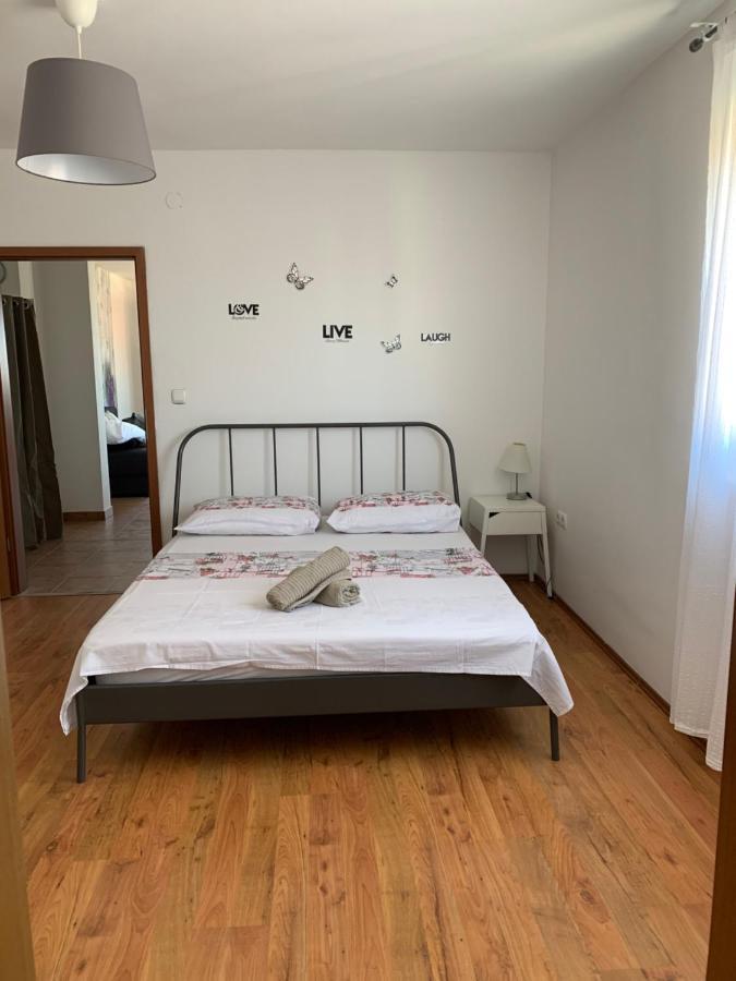 Apartmani Maksan Pakoštane Extérieur photo